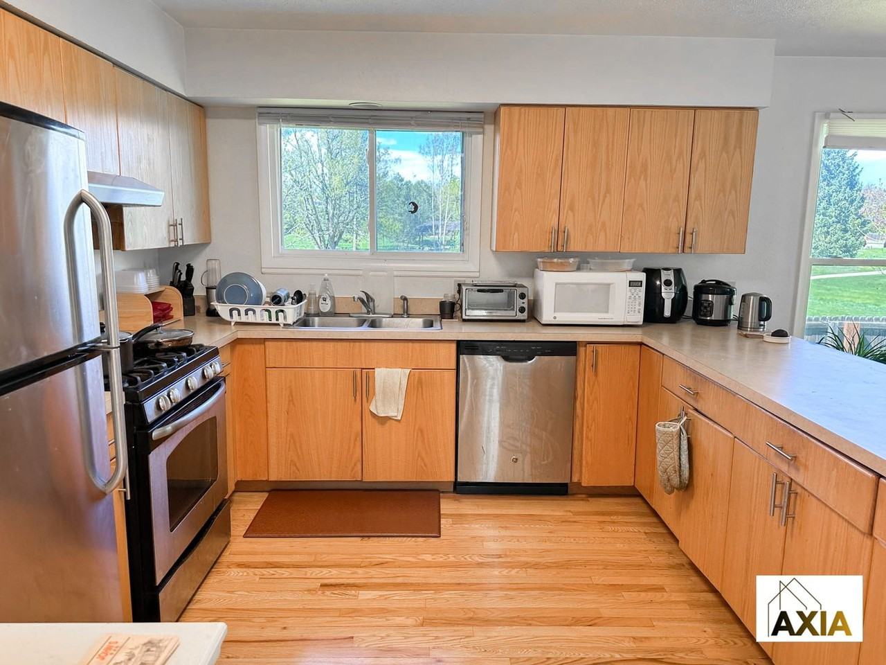 2545 Juniper Ave - Photo 6 of 15