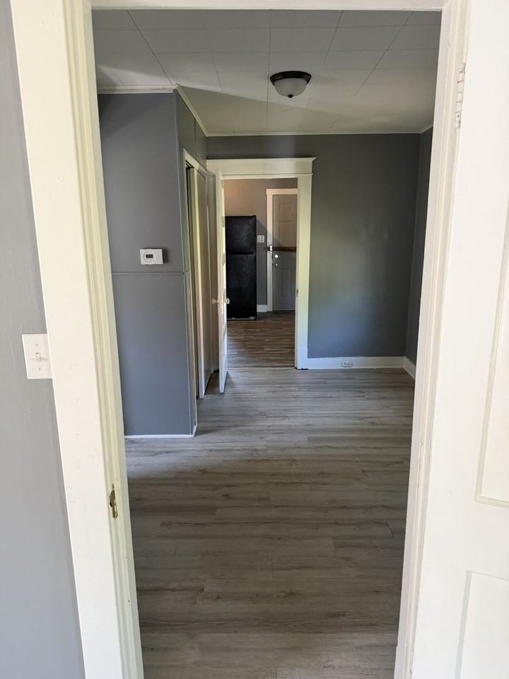 1708 W Gaulbert Ave - Photo 3 of 16