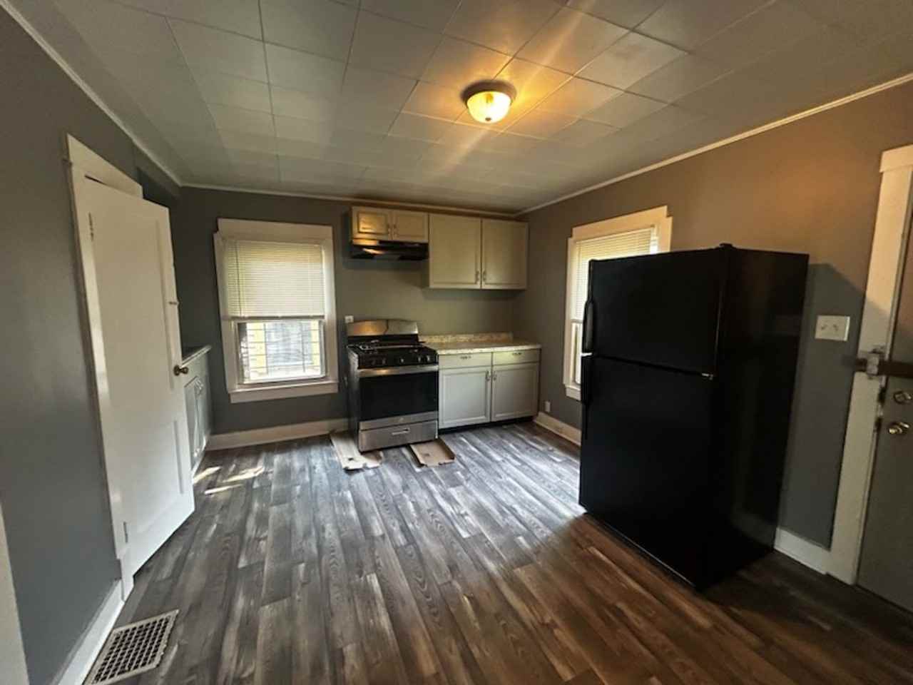 1708 W Gaulbert Ave - Photo 6 of 16