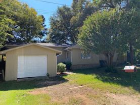 16584 Lakeway Cir - Photo 1 of 1