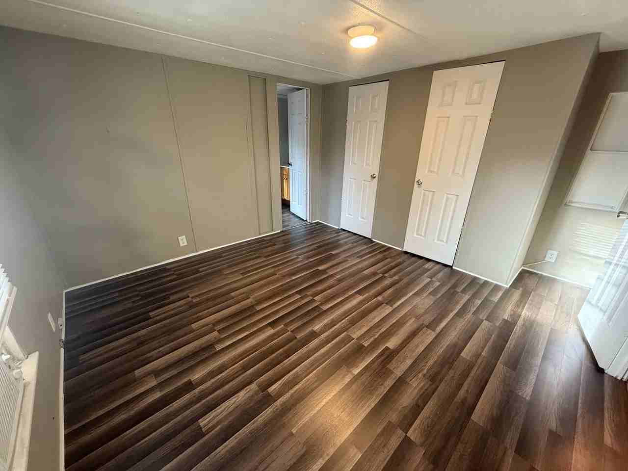 16584 Lakeway Cir - Photo 4 of 16