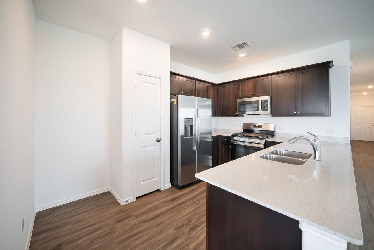 117 Prairie Dog Town Rd - Photo 4 of 30