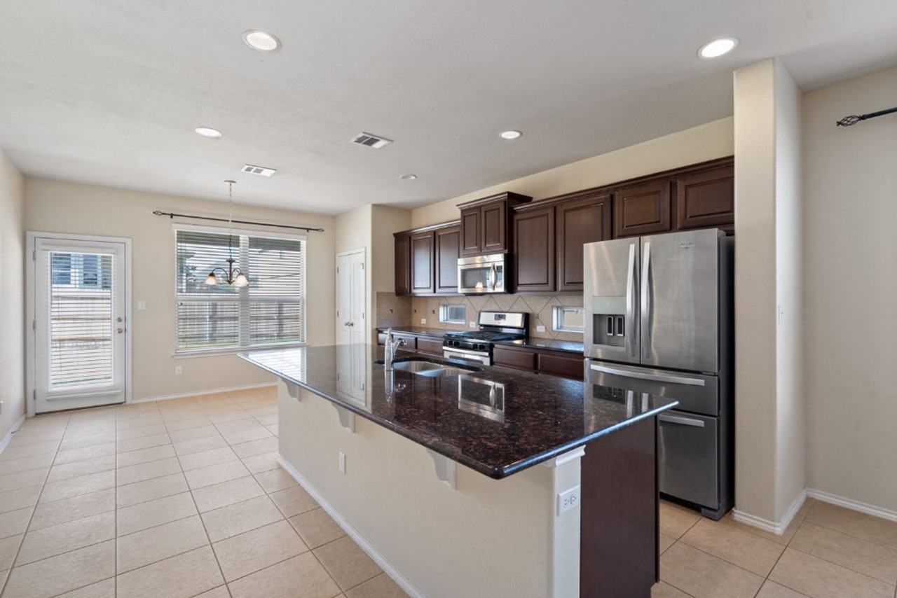 119 Buescher Cv - Photo 7 of 33