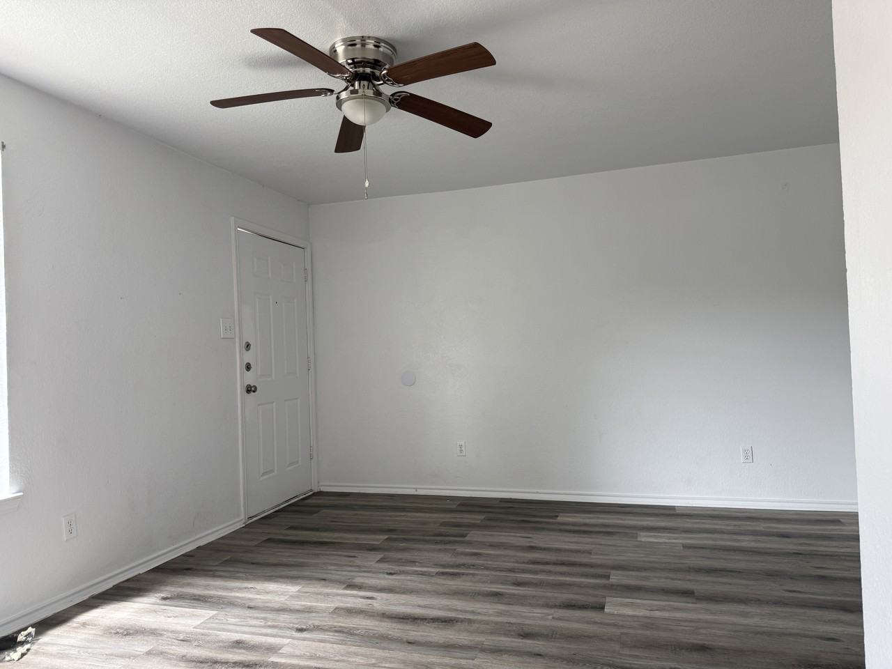 1604 Benttree Dr #B - Photo 5 of 8