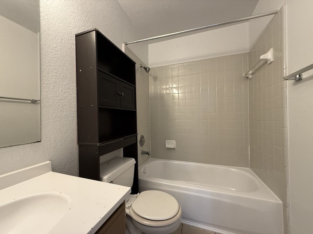 1604 Benttree Dr #B - Photo 7 of 8