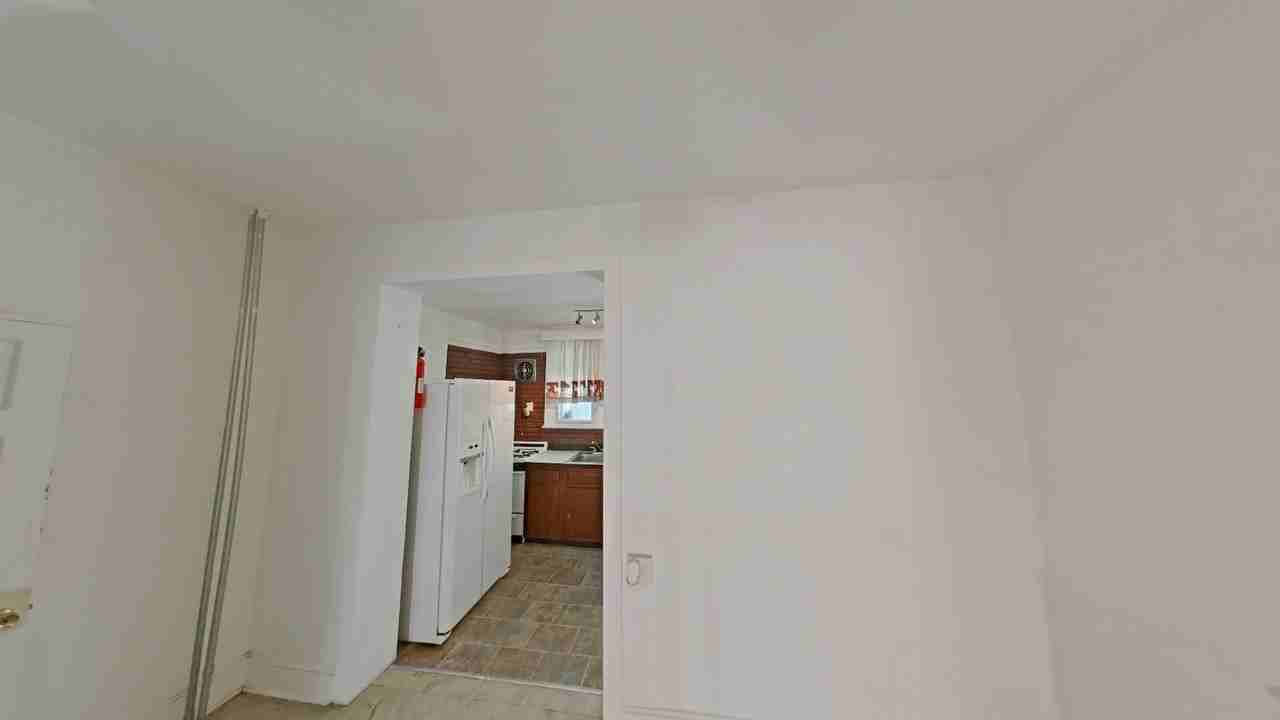 438 Saint Pauls St - Photo 2 of 7