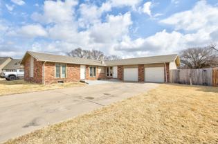 2130 S White Oak Dr - Photo 1 of 1