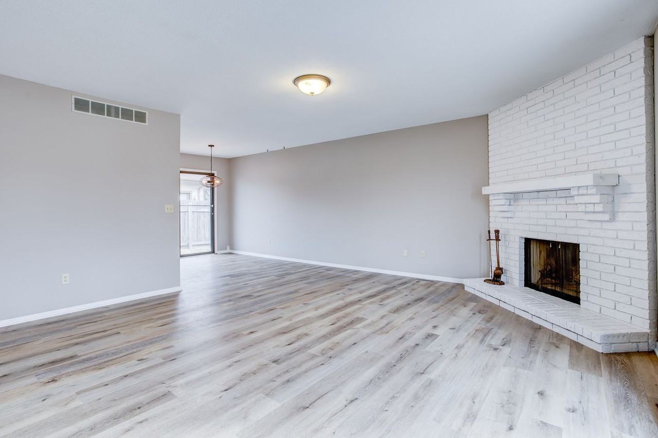 2130 S White Oak Dr - Photo 3 of 14