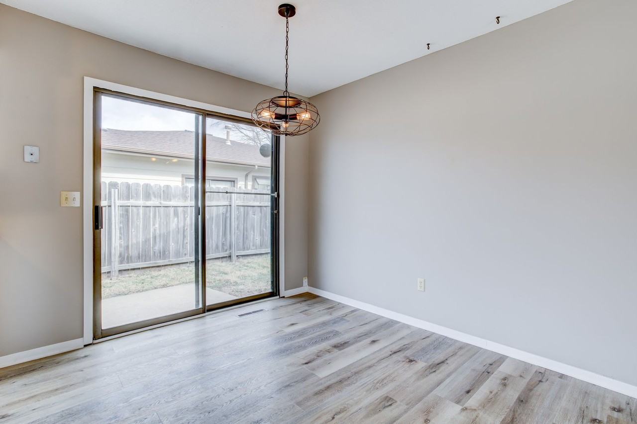 2130 S White Oak Dr - Photo 5 of 14