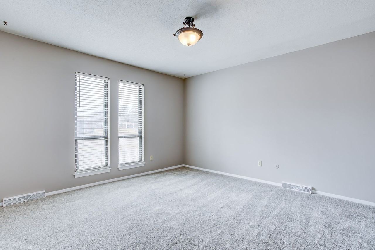 2130 S White Oak Dr - Photo 7 of 14