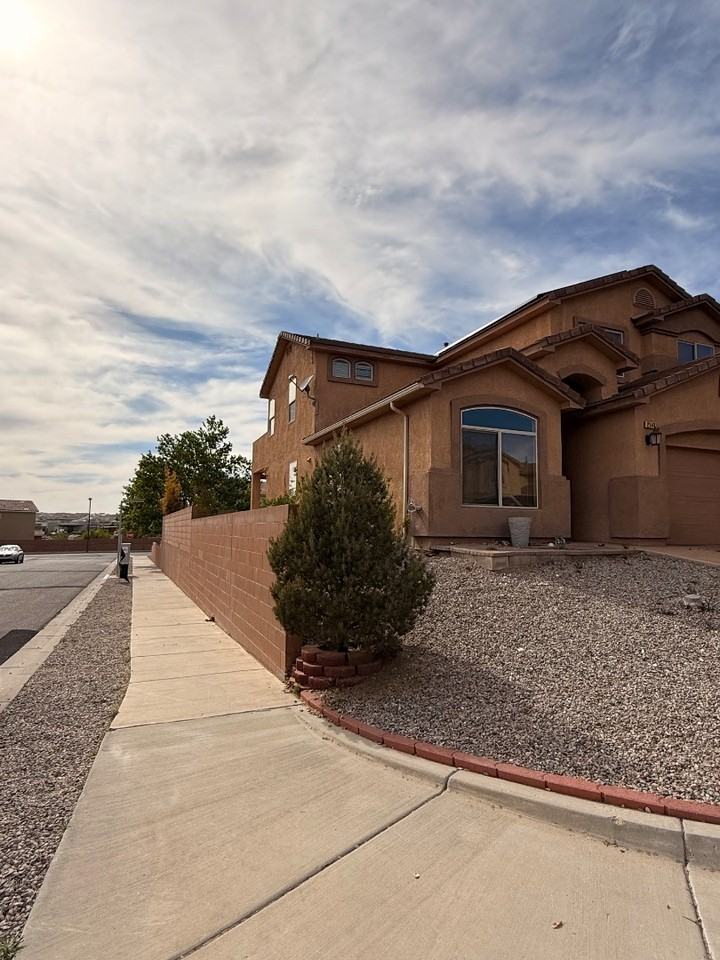 2148 Vista De Colinas Dr Se - Photo 2 of 20