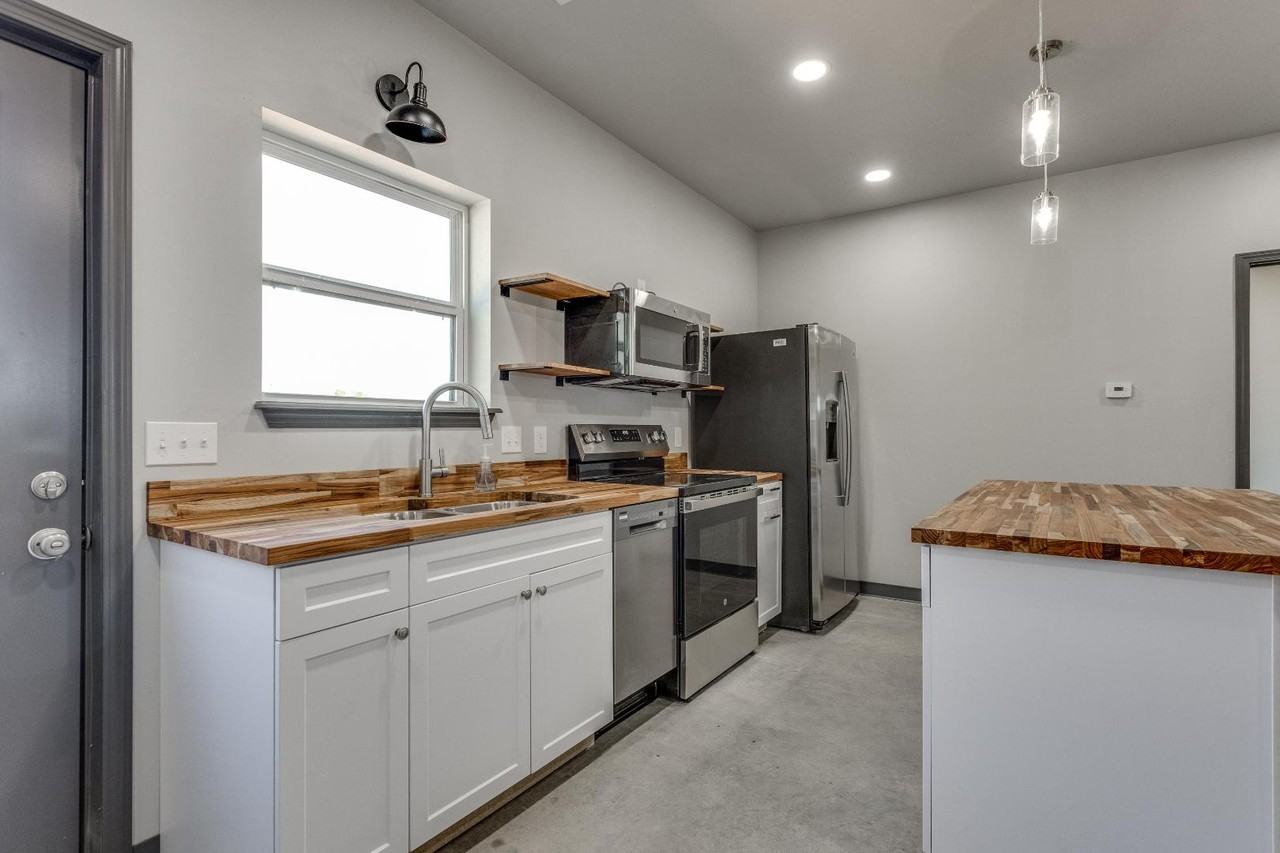 12571 Highway 77 - Photo 6 of 50