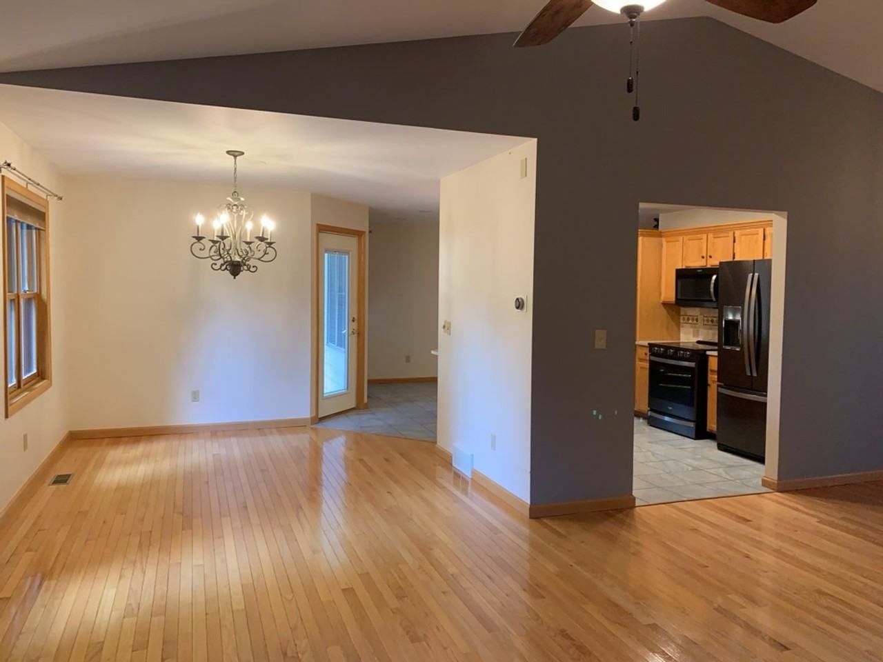 2213 Coventry Ct - Photo 3 of 36