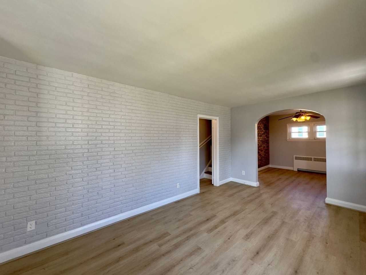 1259 Poplar Ave - Photo 4 of 26