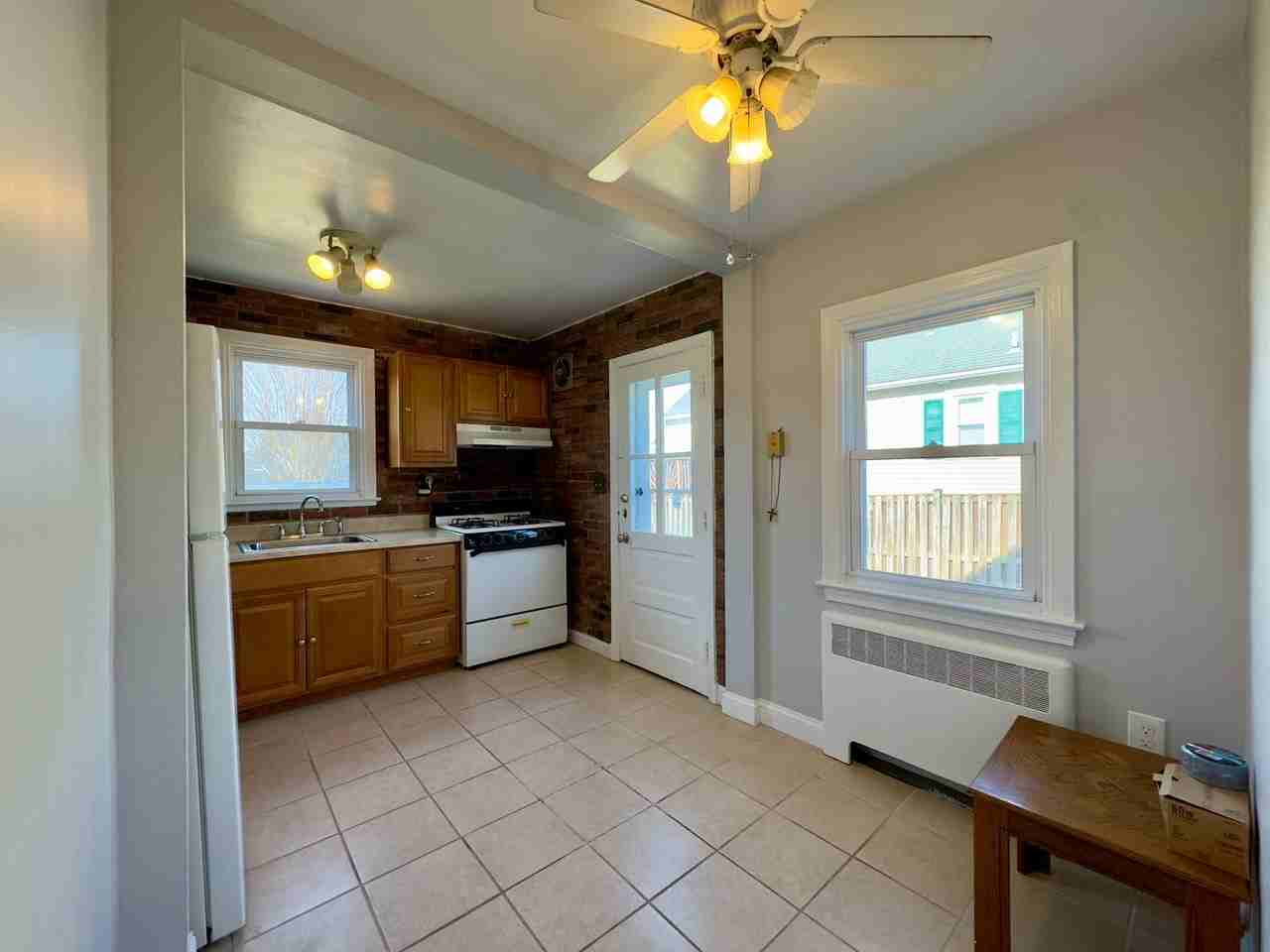 1259 Poplar Ave - Photo 6 of 26