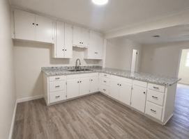 featured image of 521 E 25th St