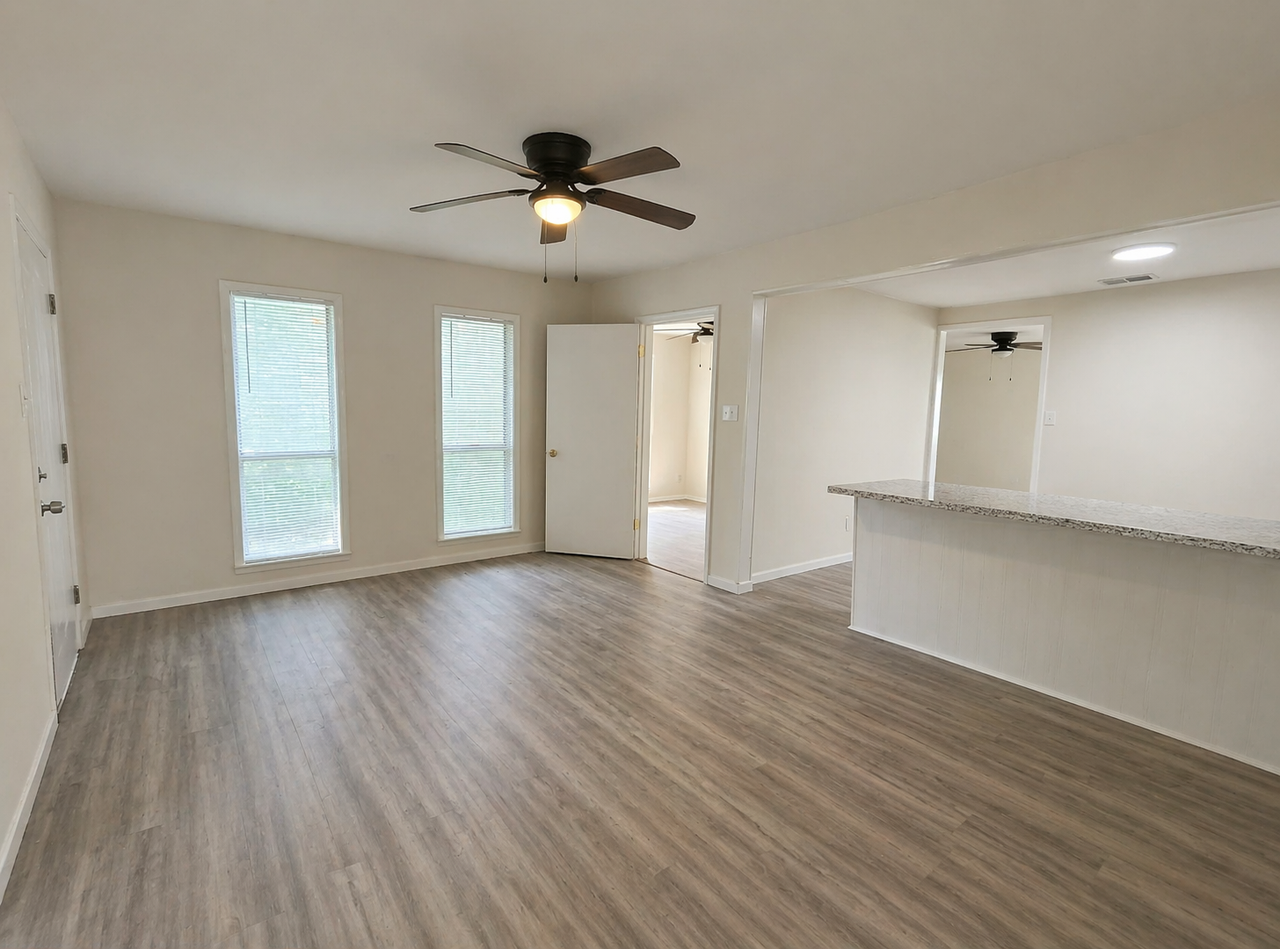 521 E 25th St - Photo 2 of 8