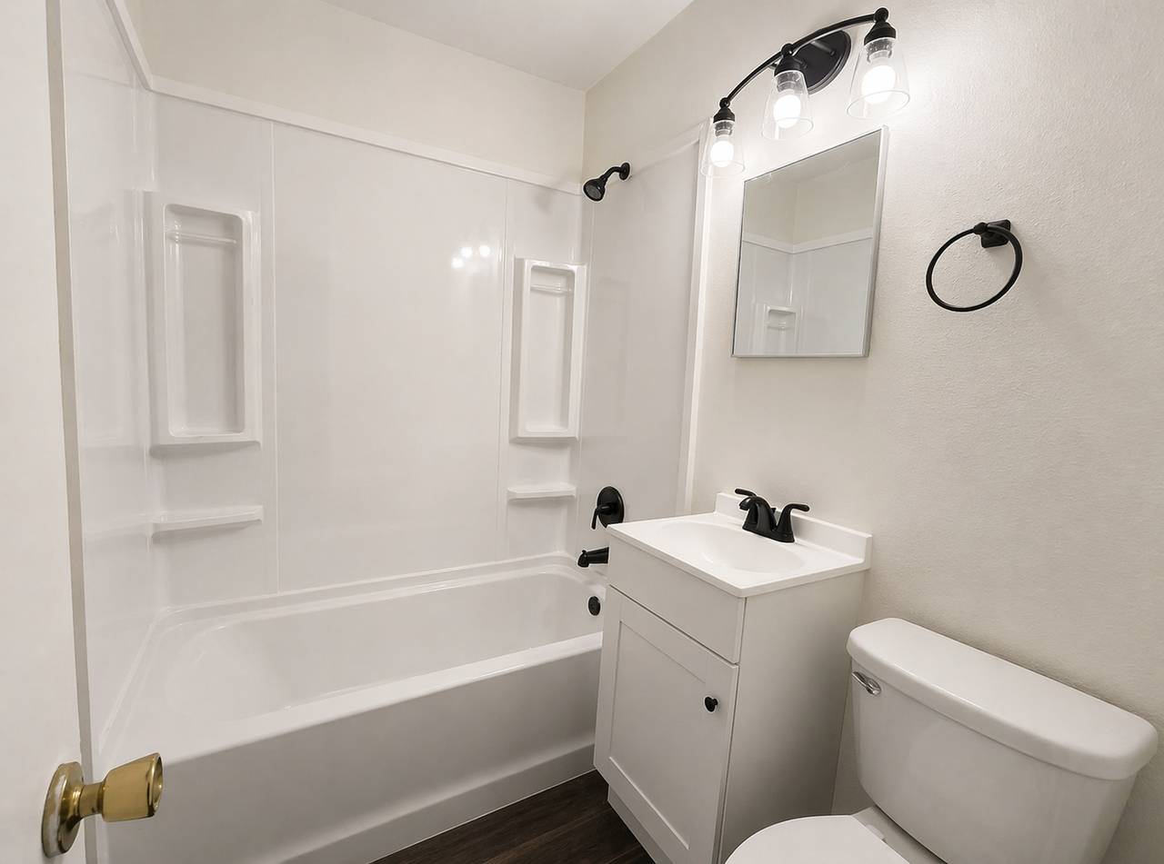 521 E 25th St - Photo 5 of 8