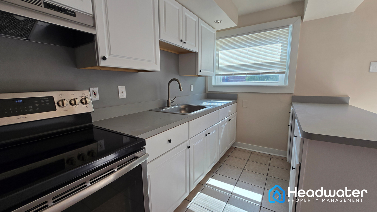 804 Grant Rd - Photo 5 of 19