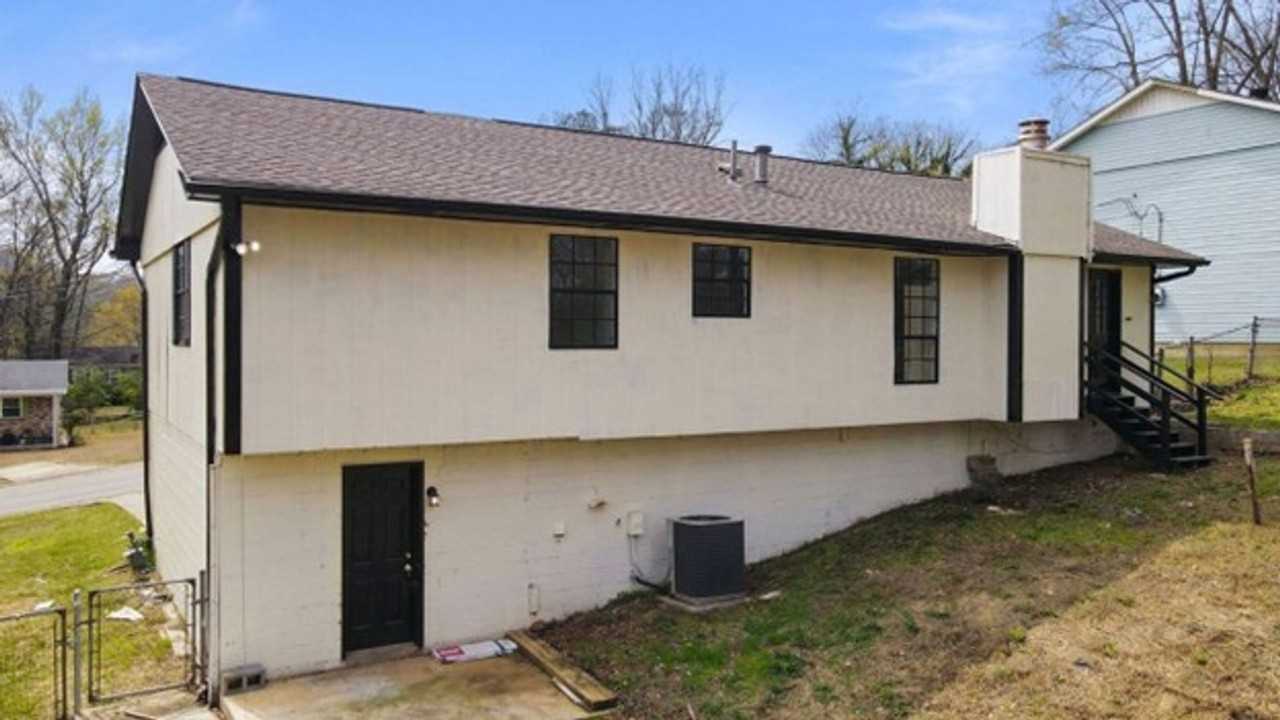 1748 Sonia Dr - Photo 2 of 15