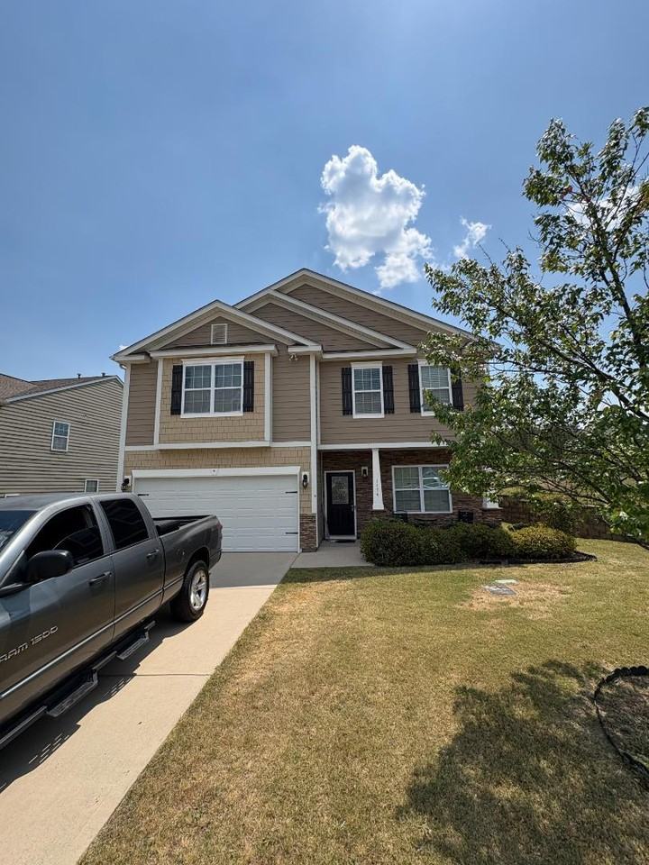 1174 Primrose Dr - Photo 2 of 11