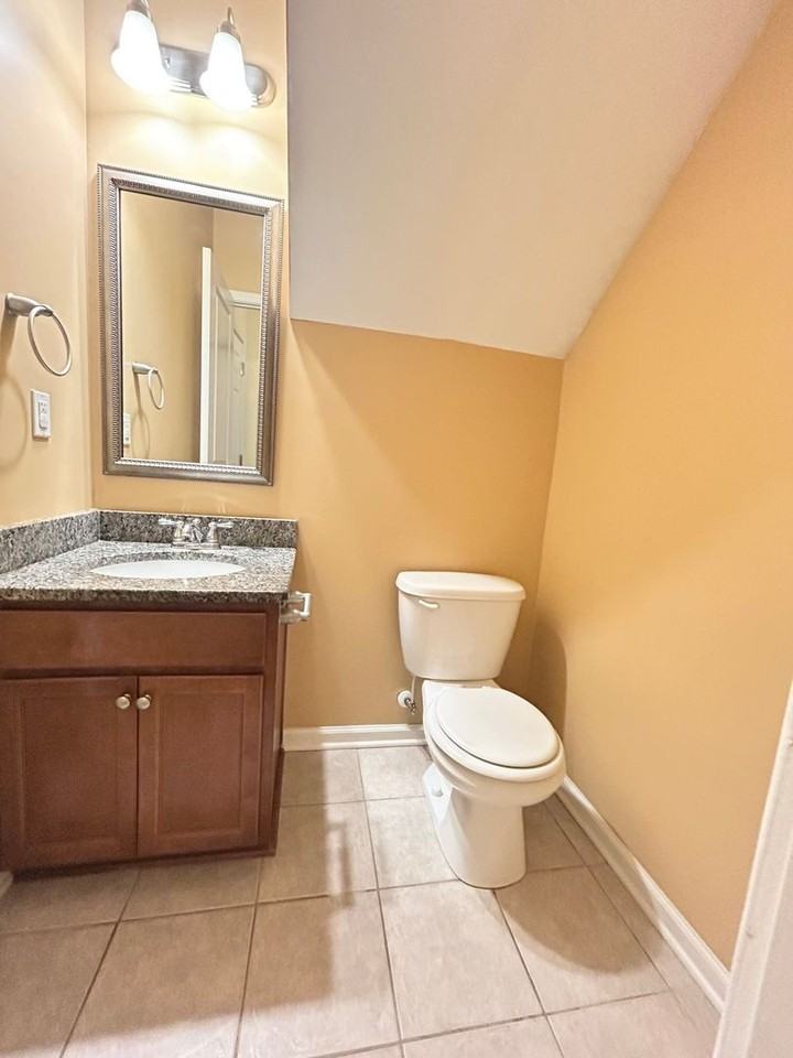 328 Northwood St - Photo 7 of 11