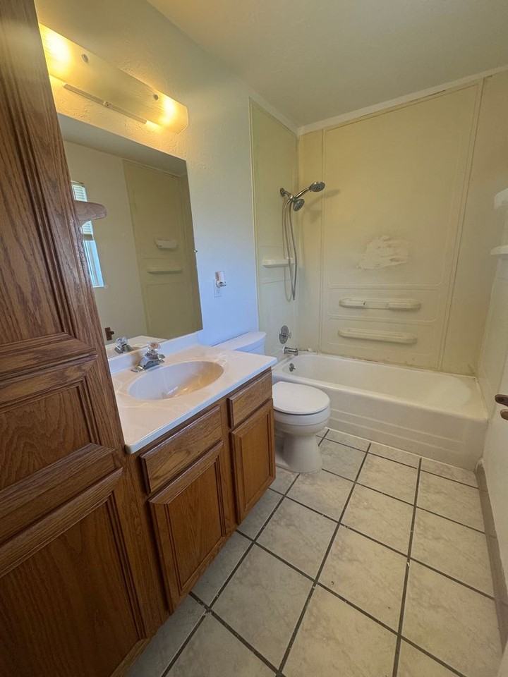 719 E 12100 S - Photo 6 of 9