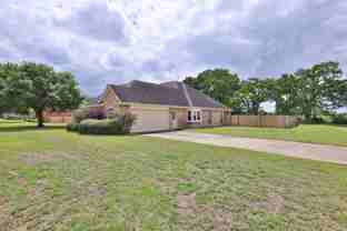 105 Lawrence Marshall Dr - Photo 1 of 1