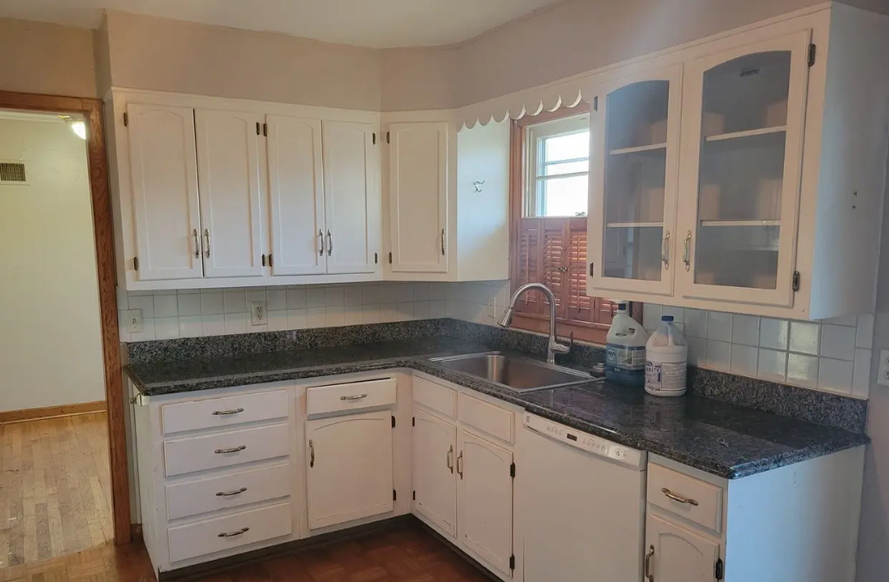 1635 Sw Burnett Rd - Photo 6 of 13