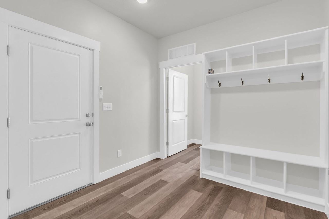 453 E 690 S - Photo 6 of 23