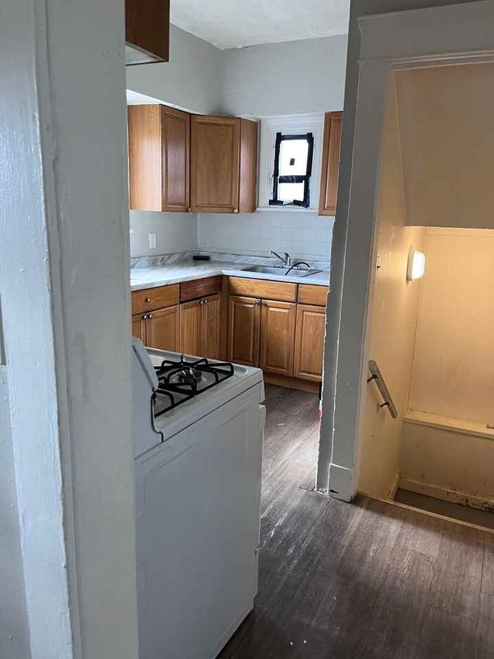 2003 Willowdale Ave - Photo 3 of 17