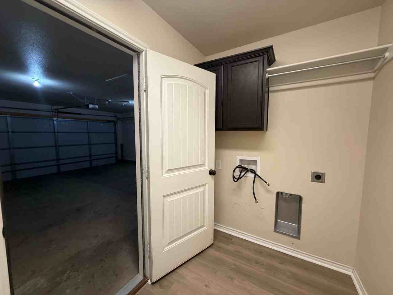 7350 100th St - Photo 5 of 35