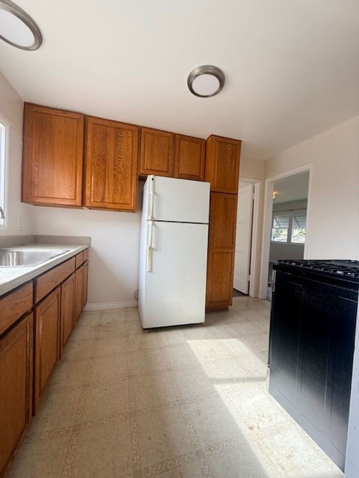 1155 Connecticut St - Photo 3 of 17