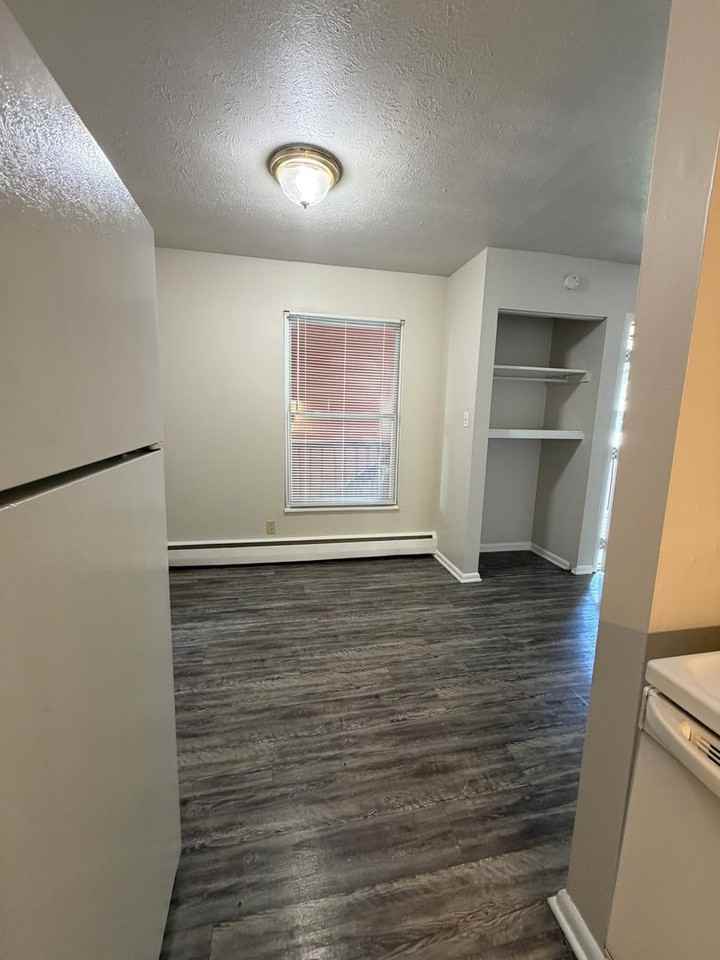 421 Poplar Level Ct #112 - Photo 6 of 10
