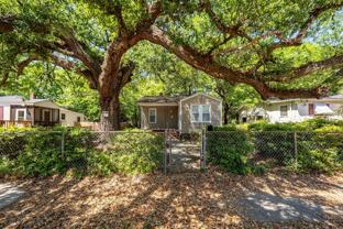 2620 Woodlawn Ave - Photo 1 of 1