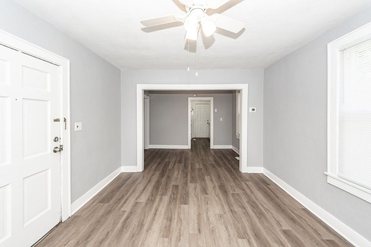 2620 Woodlawn Ave - Photo 5 of 33