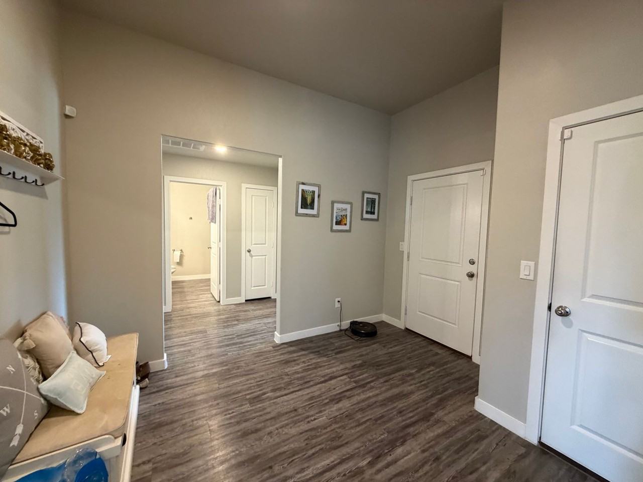 3210 Viola Ave - Photo 4 of 28