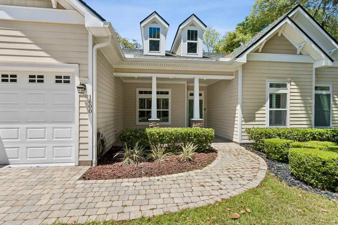 1600 Highland Dunes Way - Photo 2 of 42