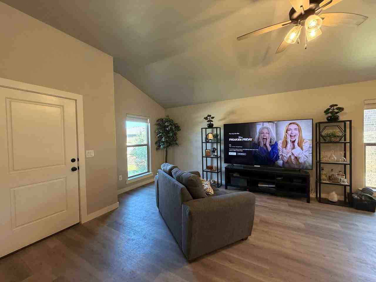 2625 Tiffin Ave - Photo 4 of 26