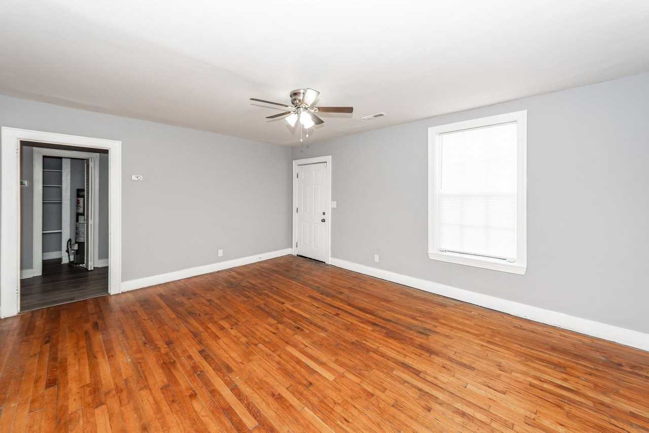 2617 Wye Ln - Photo 6 of 33