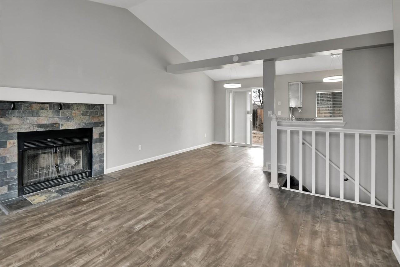 11557 Jay St - Photo 5 of 29