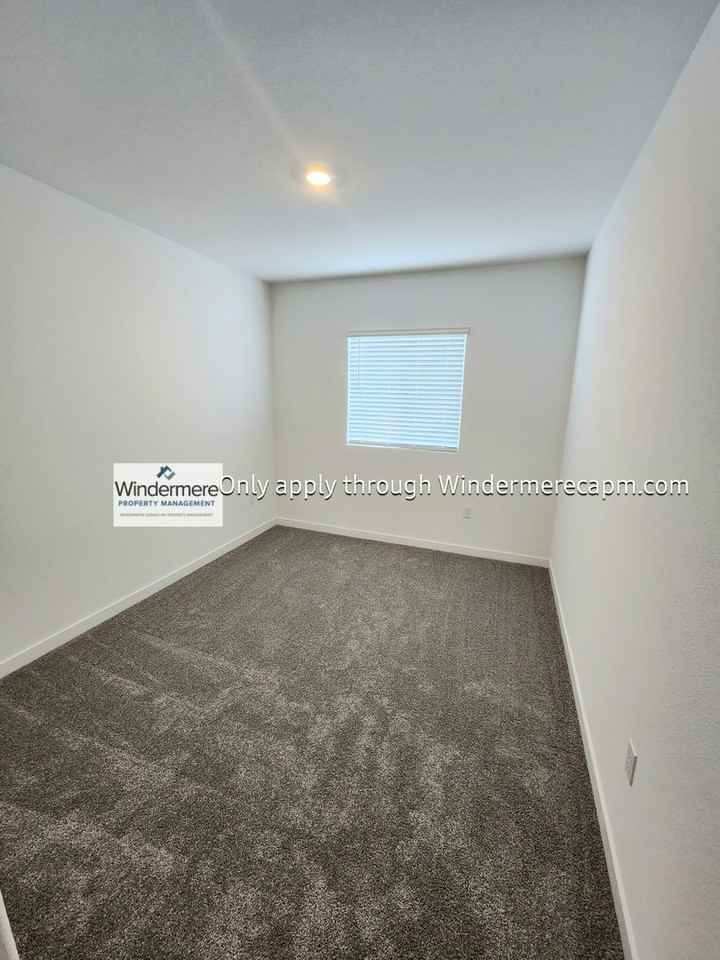 8403 Sinesky Way - Photo 7 of 19