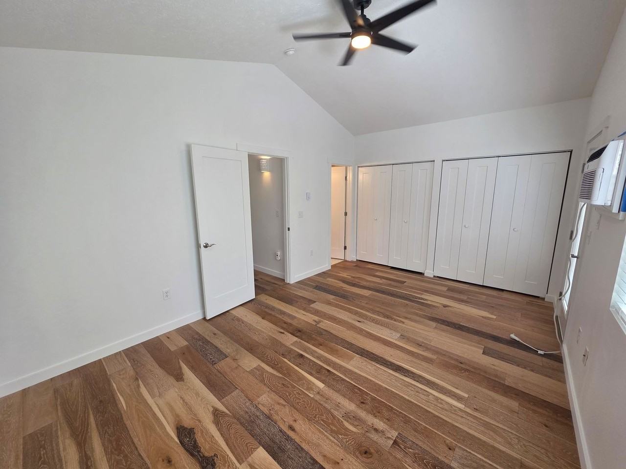 944 E Hartson Ave #3 - Photo 6 of 16