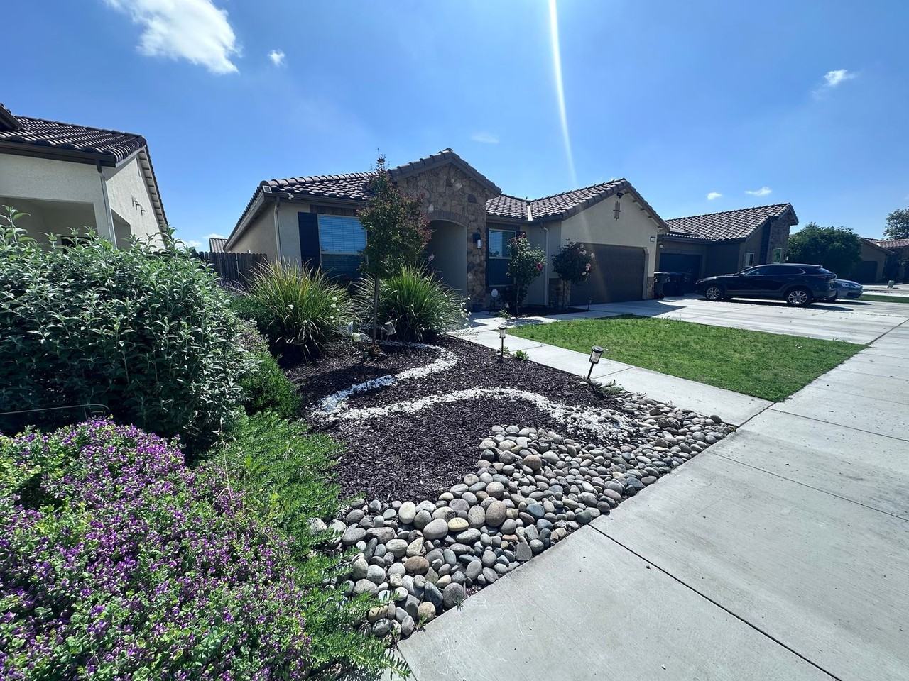 1138 S Simon St - Photo 3 of 3