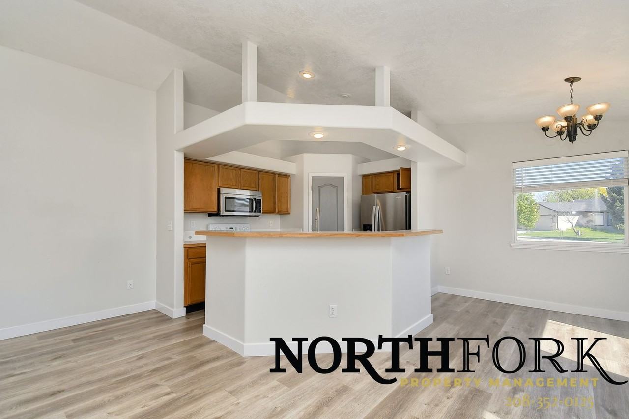 599 N Brownfield Way - Photo 5 of 14