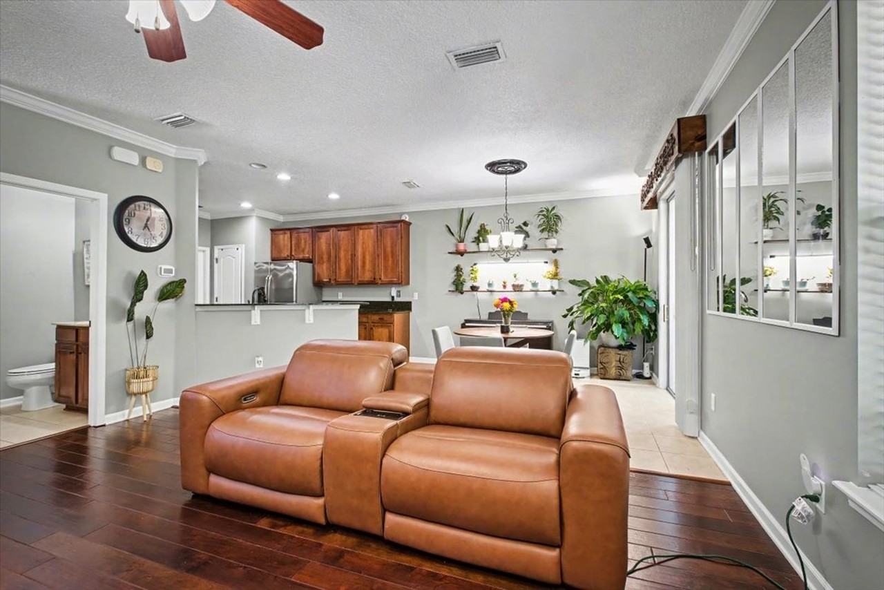 2327 Caney Oaks Dr - Photo 4 of 24