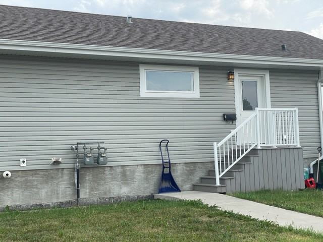 13447 61 Street NW - Photo 5 of 7