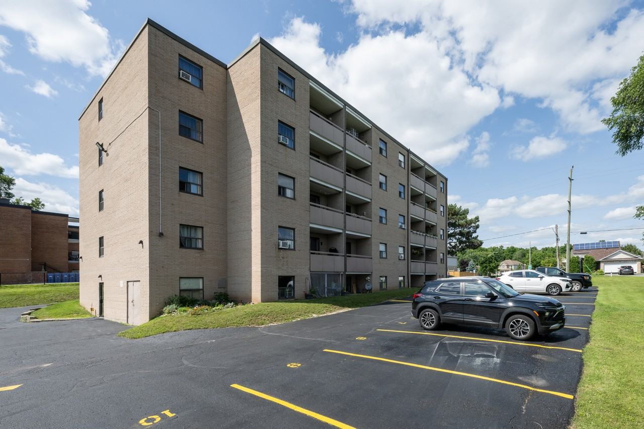 Valleyview Apartments - Photo 2 of 5