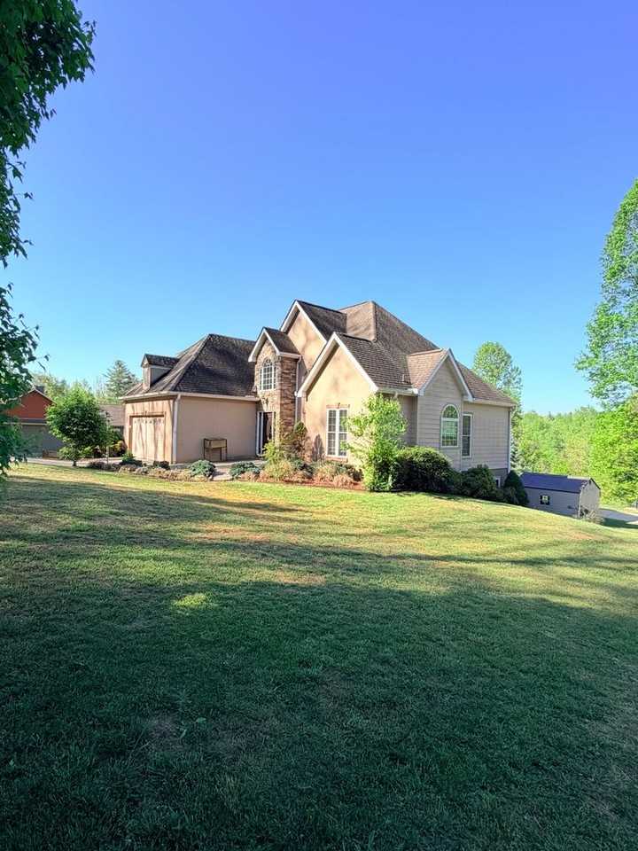 114 Hilltop Acres Dr - Photo 2 of 32