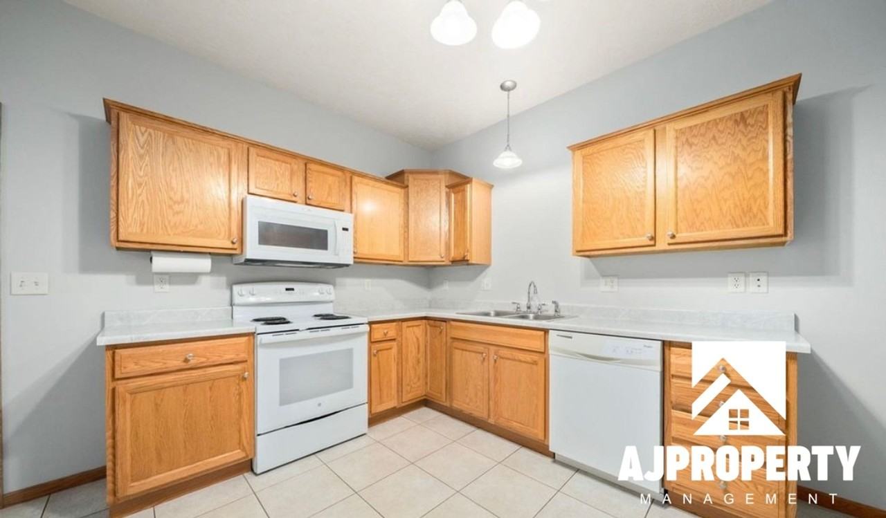 703 N Mundt Ave #2 - Photo 6 of 13